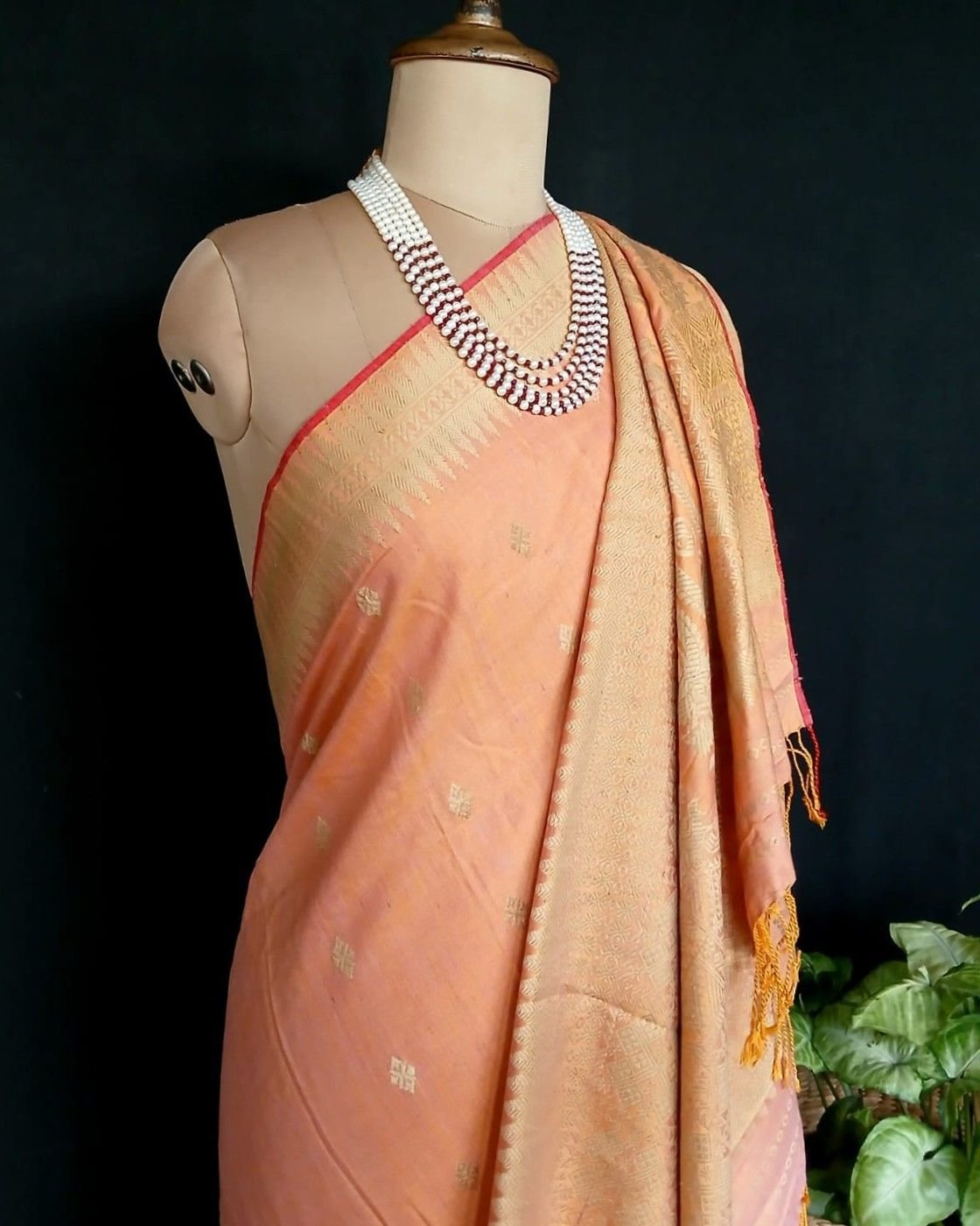Ahimsa Eri Silk saree from Sualkuchi in Assam - (AESS0017) - Image 7