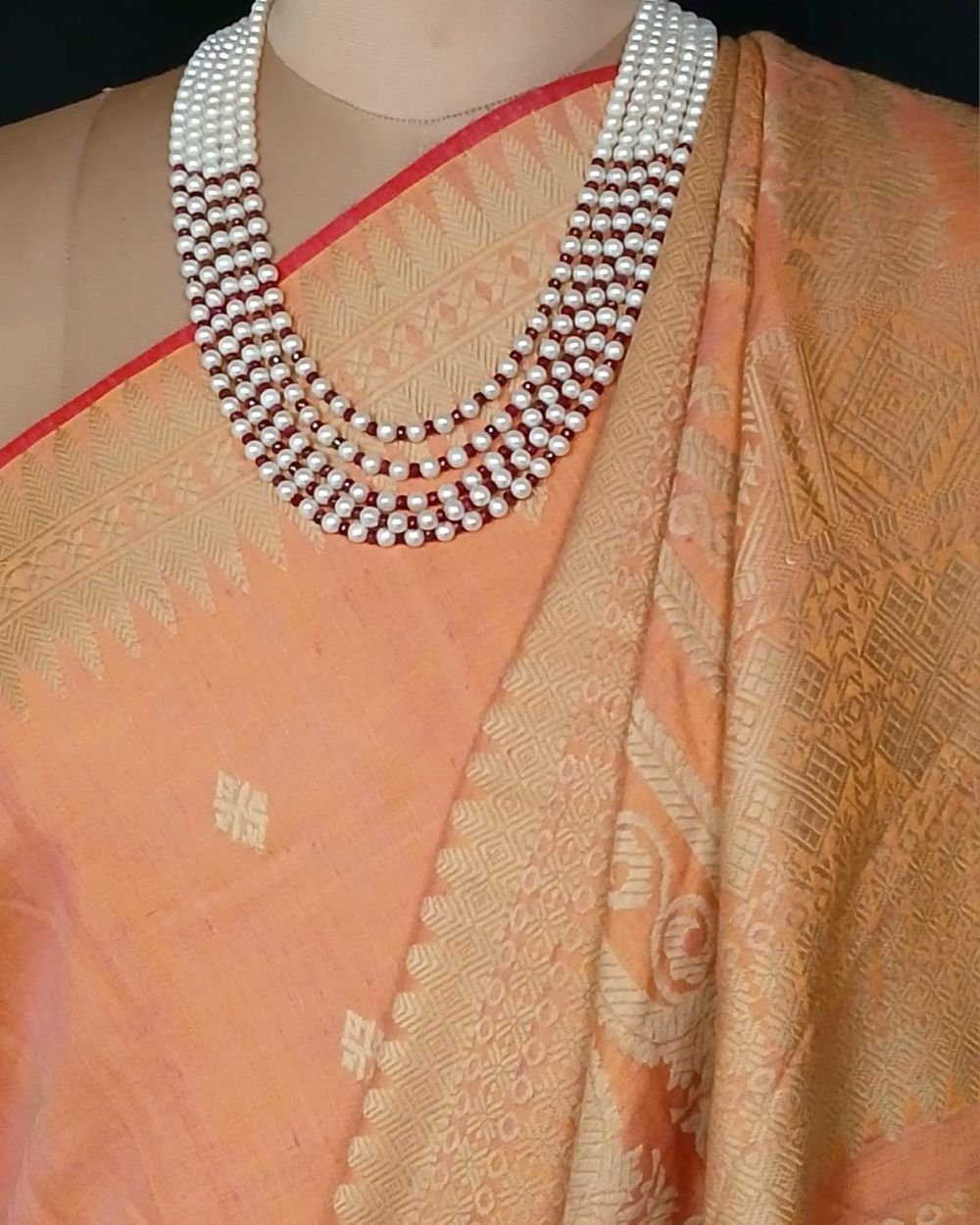 Ahimsa Eri Silk saree from Sualkuchi in Assam - (AESS0017) - Image 8