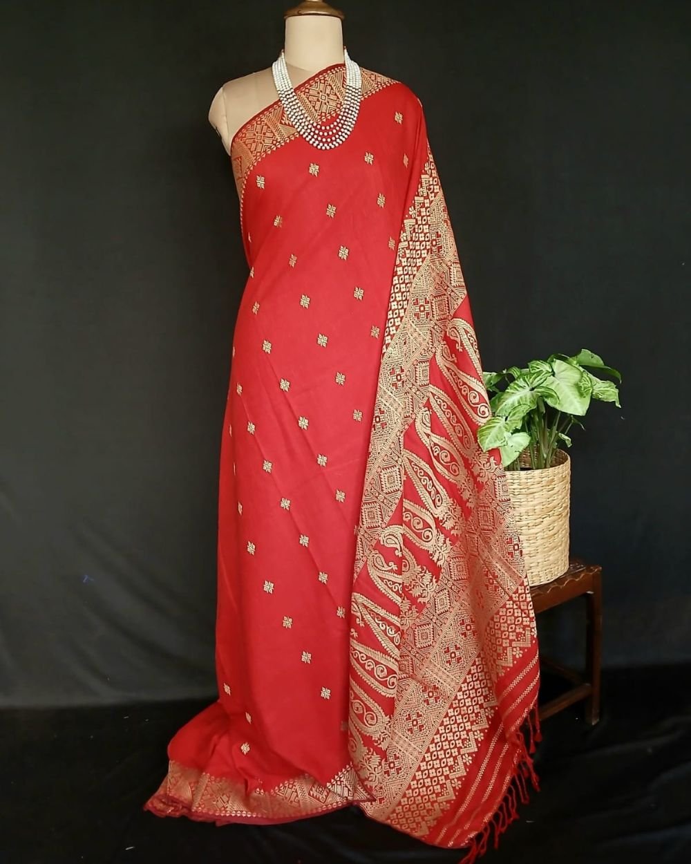 Ahimsa Eri Silk saree from Sualkuchi in Assam - (AESS0016)