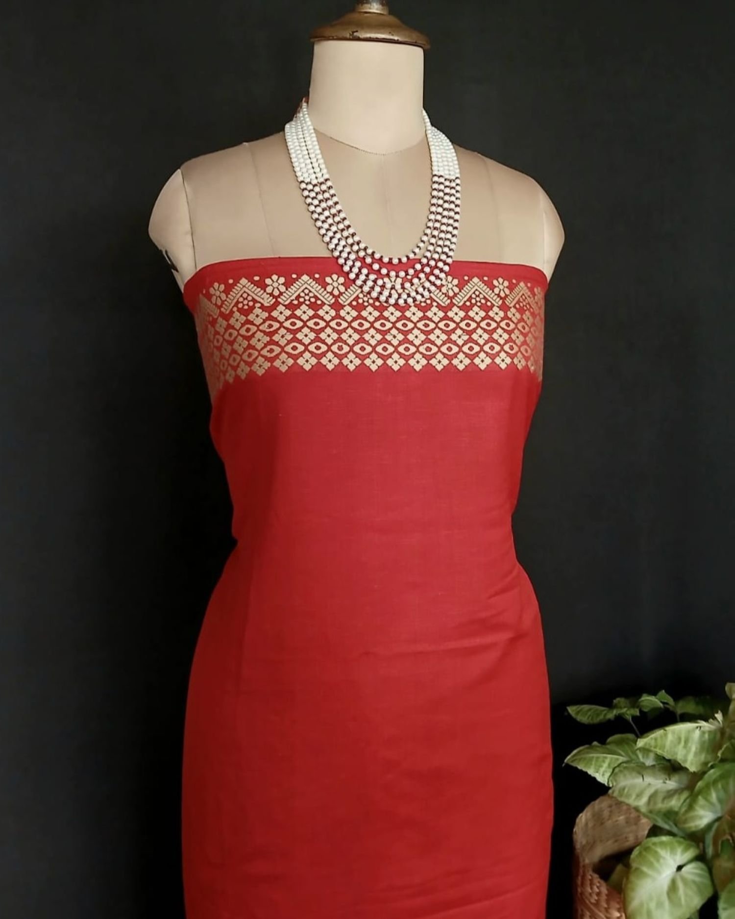 Ahimsa Eri Silk saree from Sualkuchi in Assam - (AESS0016) - Image 11