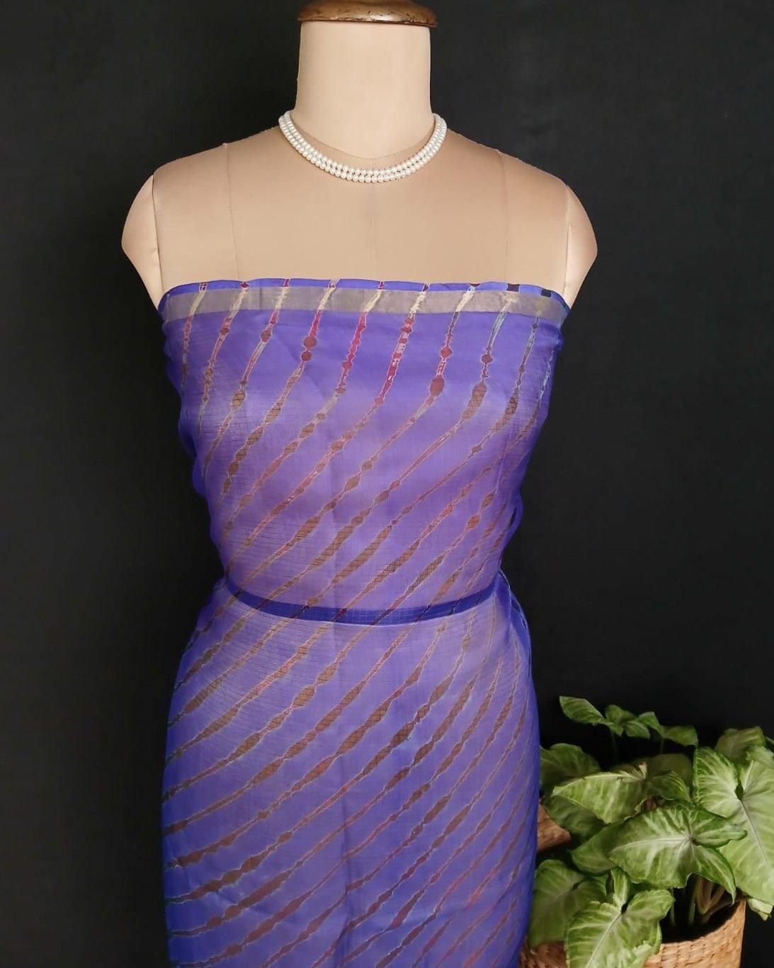 Hand tie-dye Leheriya on Kota Silk (HTKS0073) - Image 7