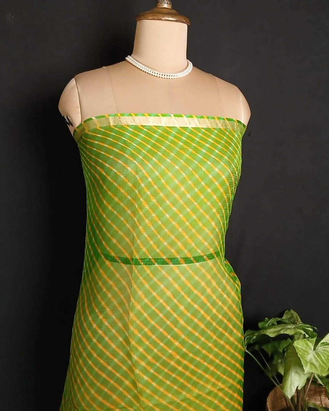 Hand tie-dye Leheriya on Kota Silk (HTKS0059) - Image 7