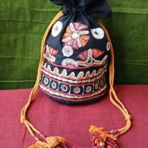 Paako Embroidered Potli Bag from Kutch – (PEPB0014)