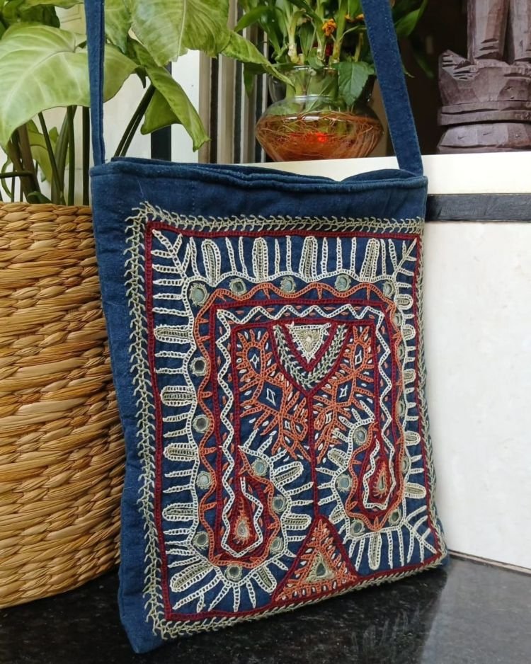 Dhebariya Rabari Embroidered Sling Bag – (DREB0006) - Image 3