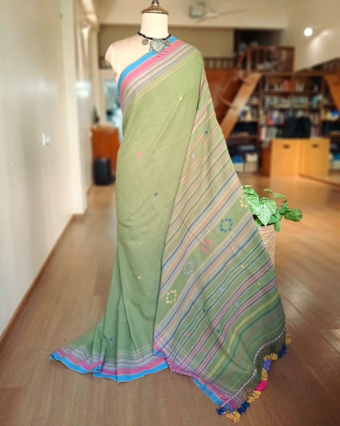 Bhujodi Saree handwoven in Kala Cotton – (BHUJ1028) - Image 2