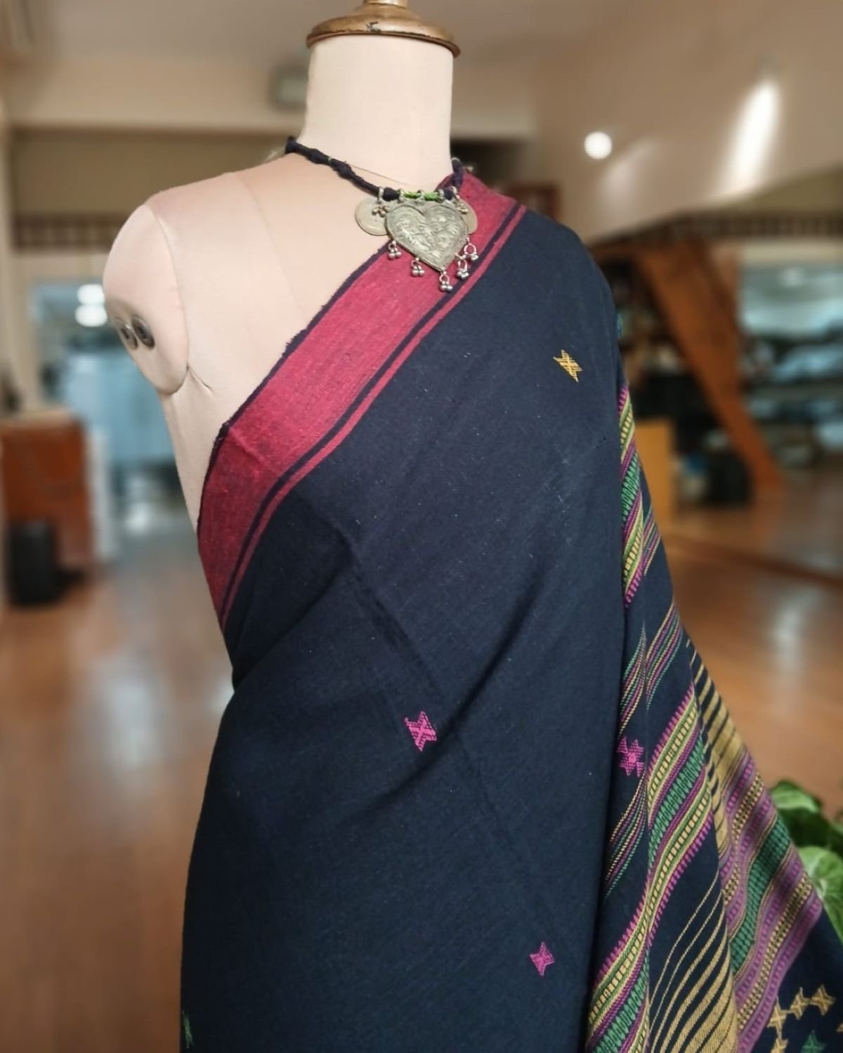 Bhujodi Saree handwoven in Kala Cotton – (BHUJ1030) - Image 4