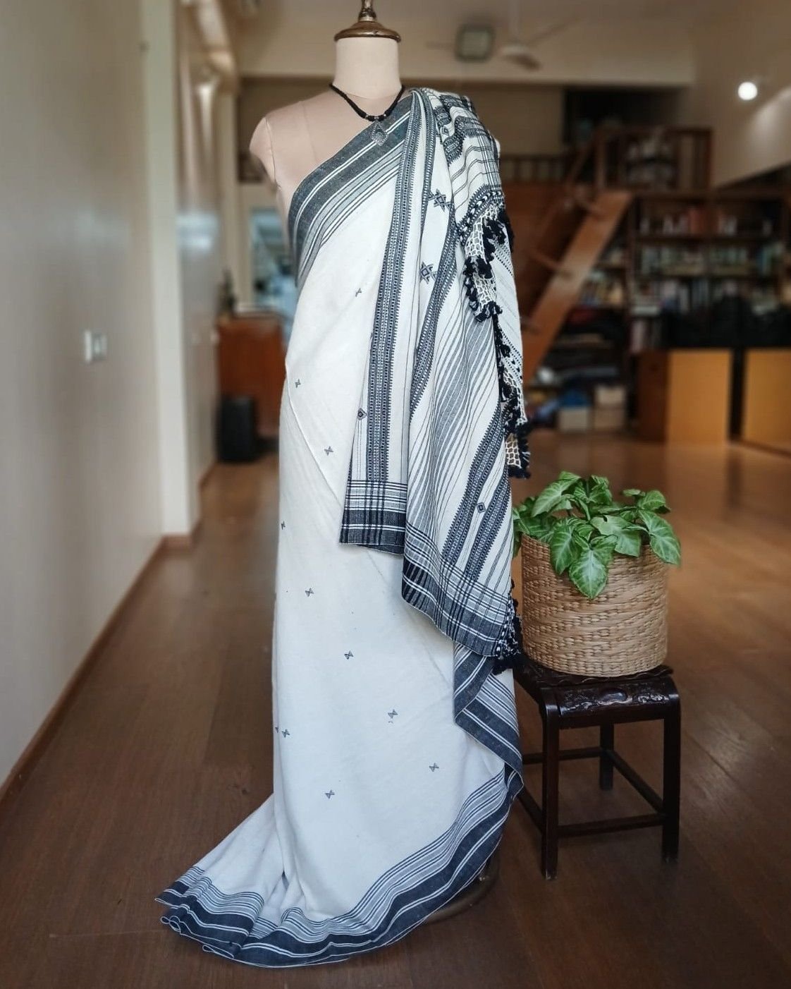 Bhujodi Saree handwoven in Kala Cotton – (BHUJ1042)