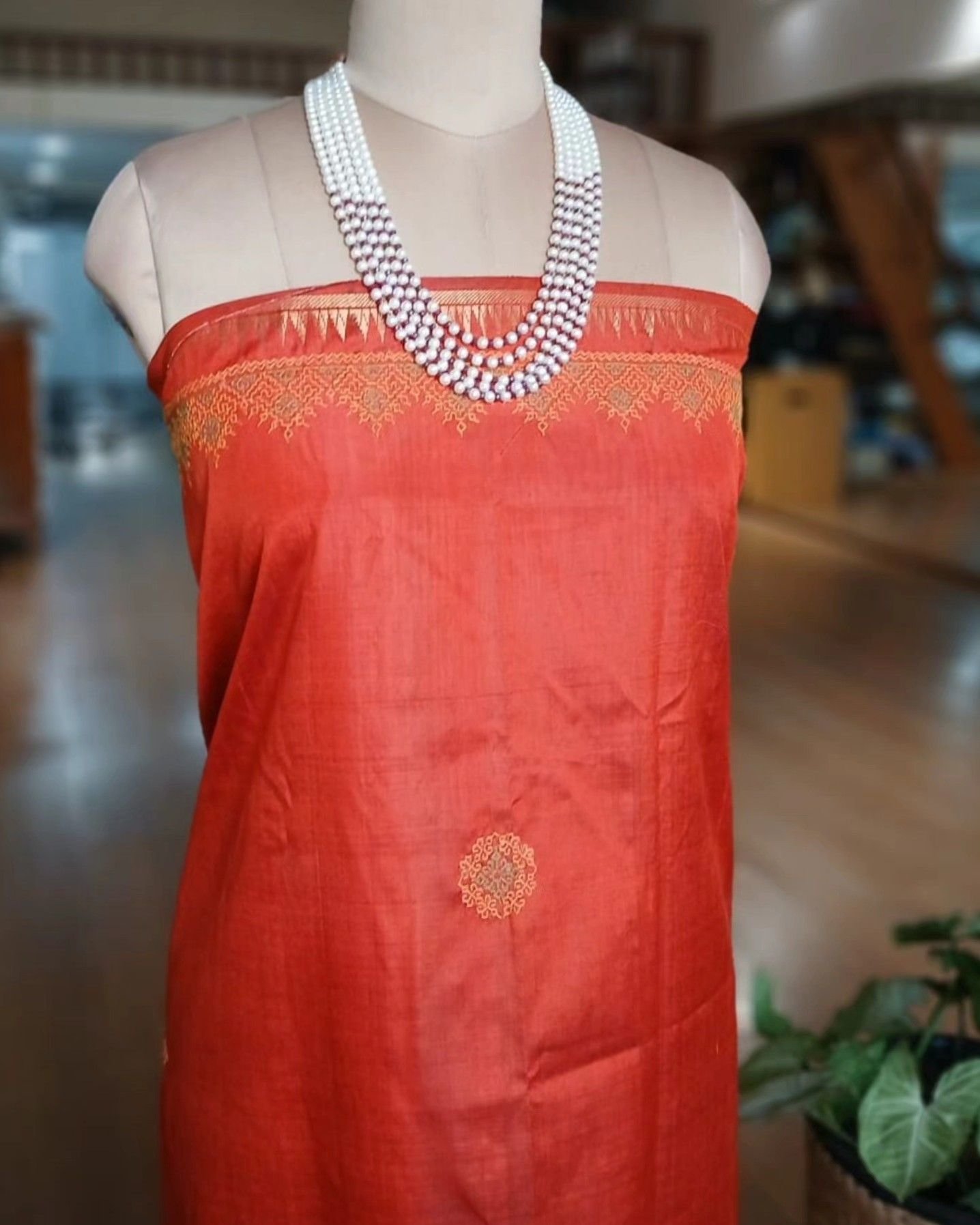 Kasuti Hand Embroidered Silk Saree - (KHES0002) - Image 9