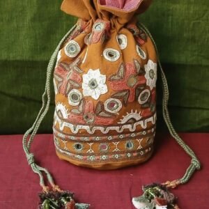 Paako Embroidered Potli Bag from Kutch – (PEPB0027)