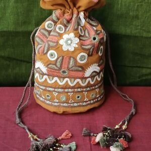 Paako Embroidered Potli Bag from Kutch – (PEPB0029)