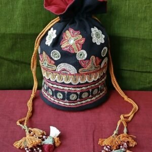 Paako Embroidered Potli Bag from Kutch – (PEPB0030)