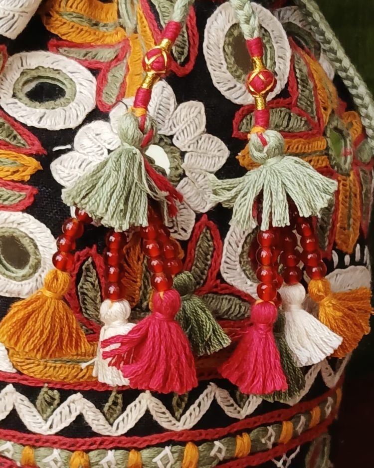 Paako Embroidered Potli Bag from Kutch – (PEPB0020) - Image 4