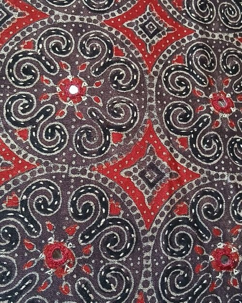 Ajrakh Silk-Cotton Cushion Covers in Natural Dyes with Hand Embroidery – (CUSH1106) - Image 4