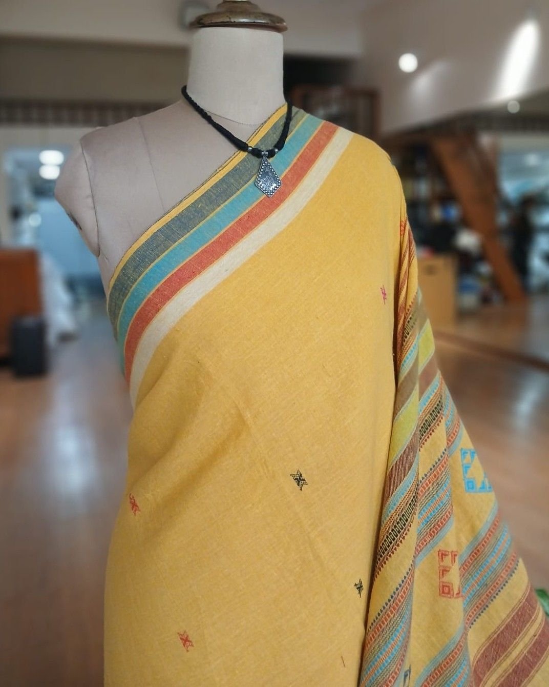 Bhujodi Saree Handwoven in Kala Cotton – (BHUJ1091) - Image 6