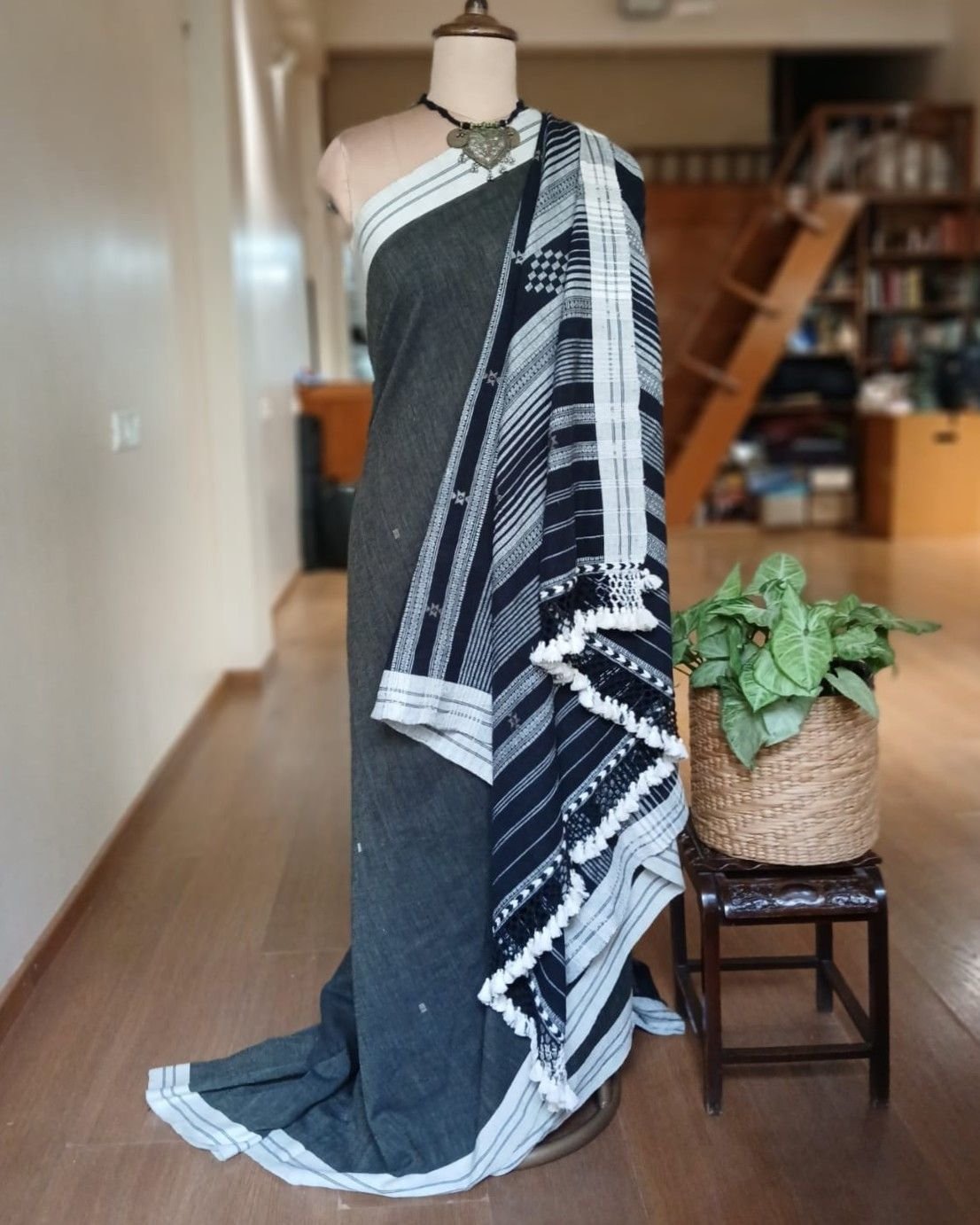 Bhujodi Saree Handwoven in Kala Cotton – (BHUJ1090)