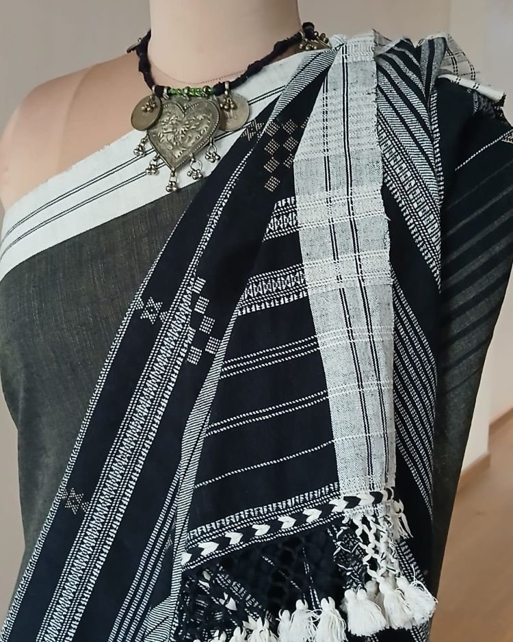Bhujodi Saree Handwoven in Kala Cotton – (BHUJ1090) - Image 5