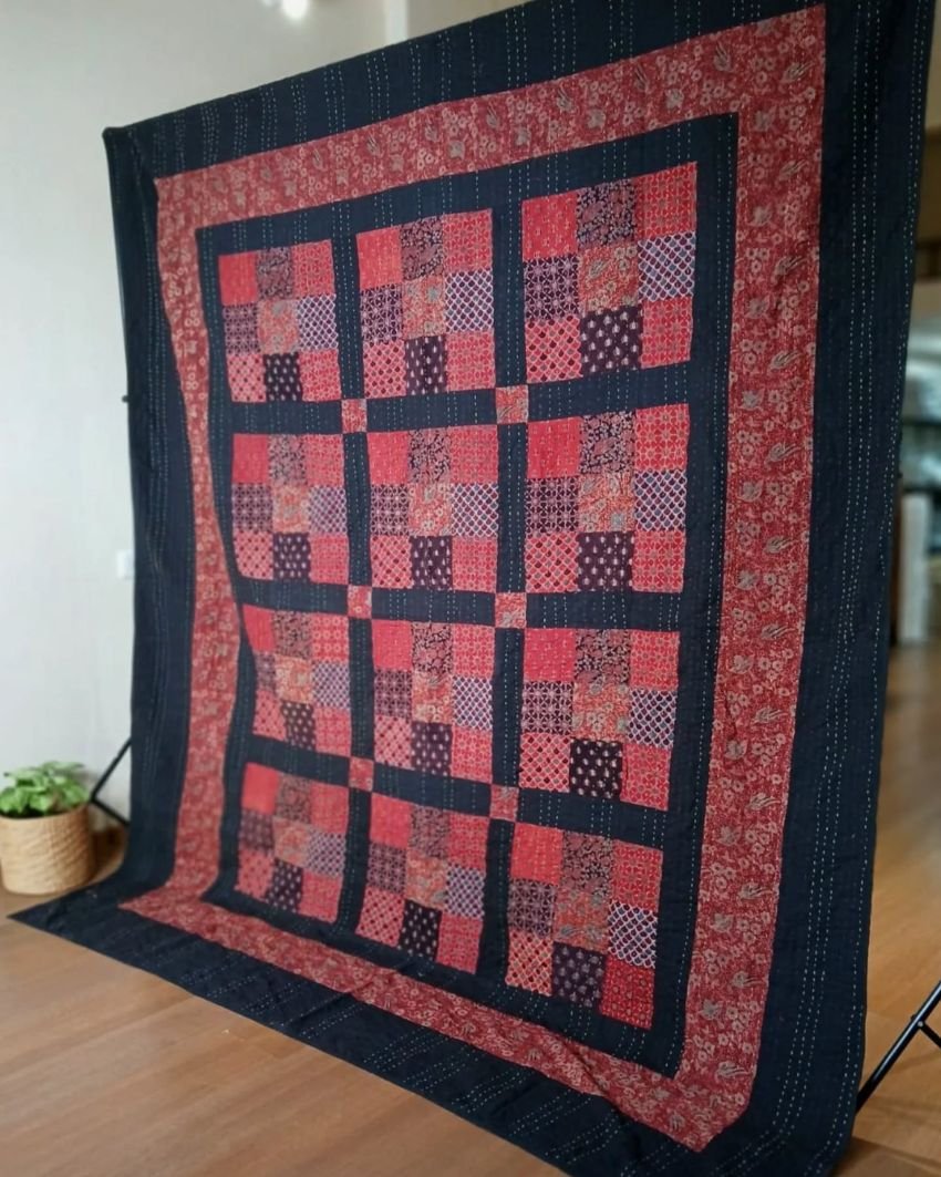 Patchwork Two-Layer Ajrakh Quilt (Godhri) – (APDG0018) - Image 4