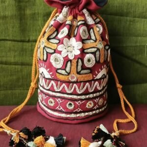 Paako Embroidered Potli Bag from Kutch – (PEPB0031)