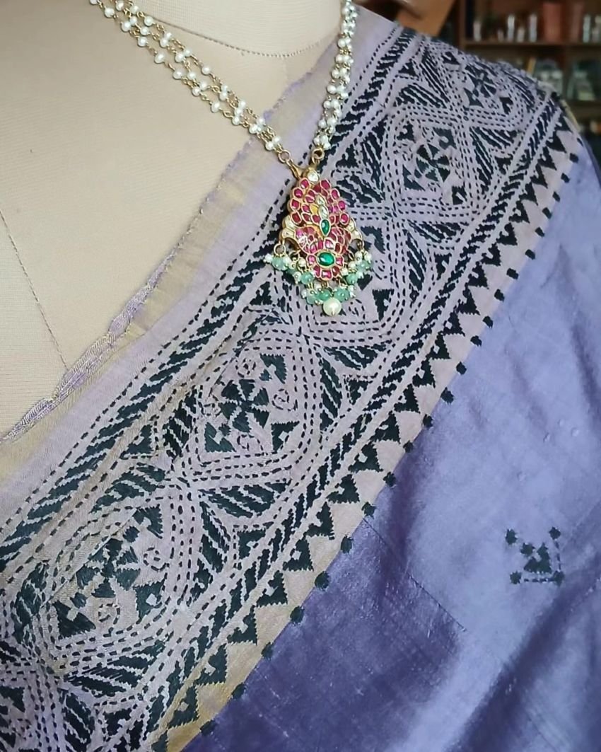 Santiniketan Kantha Saree in pure Bisnupuri Silk – (SNBK1088) - Image 5