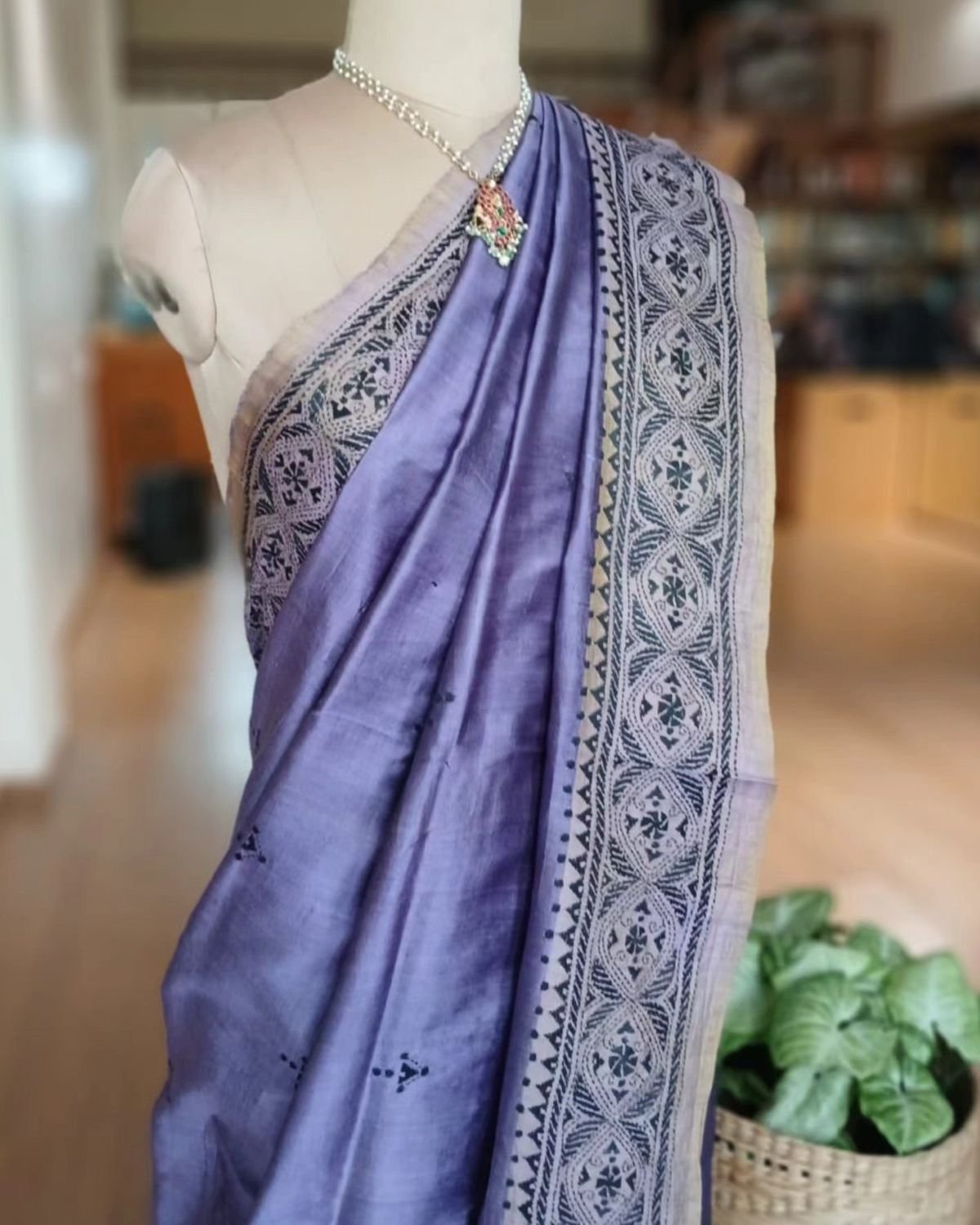 Santiniketan Kantha Saree in pure Bisnupuri Silk – (SNBK1088) - Image 7