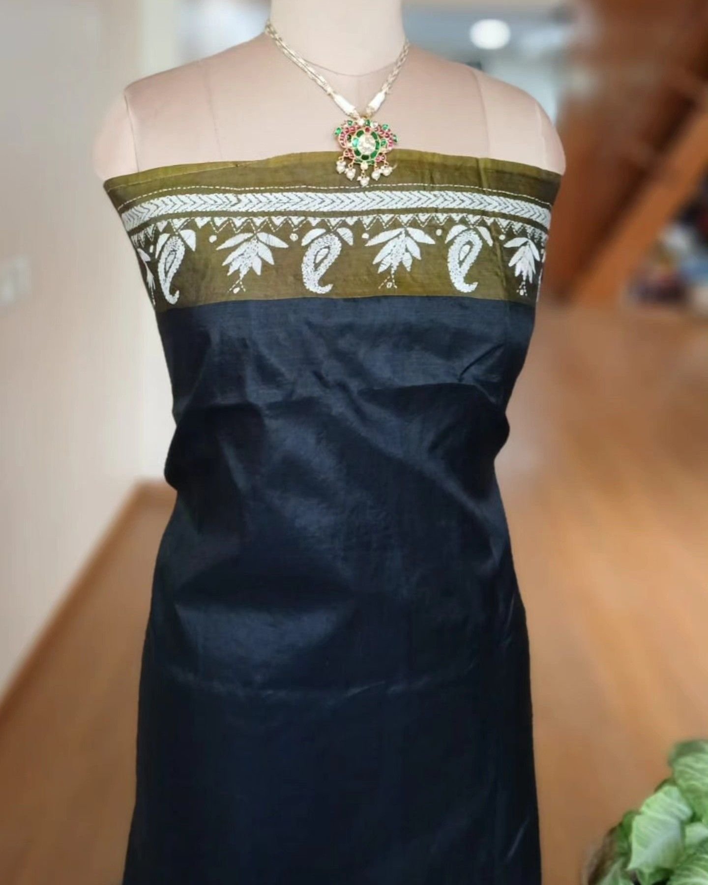 Santiniketan Kantha Saree in pure Bisnupuri Silk – (SNBK1089) - Image 9