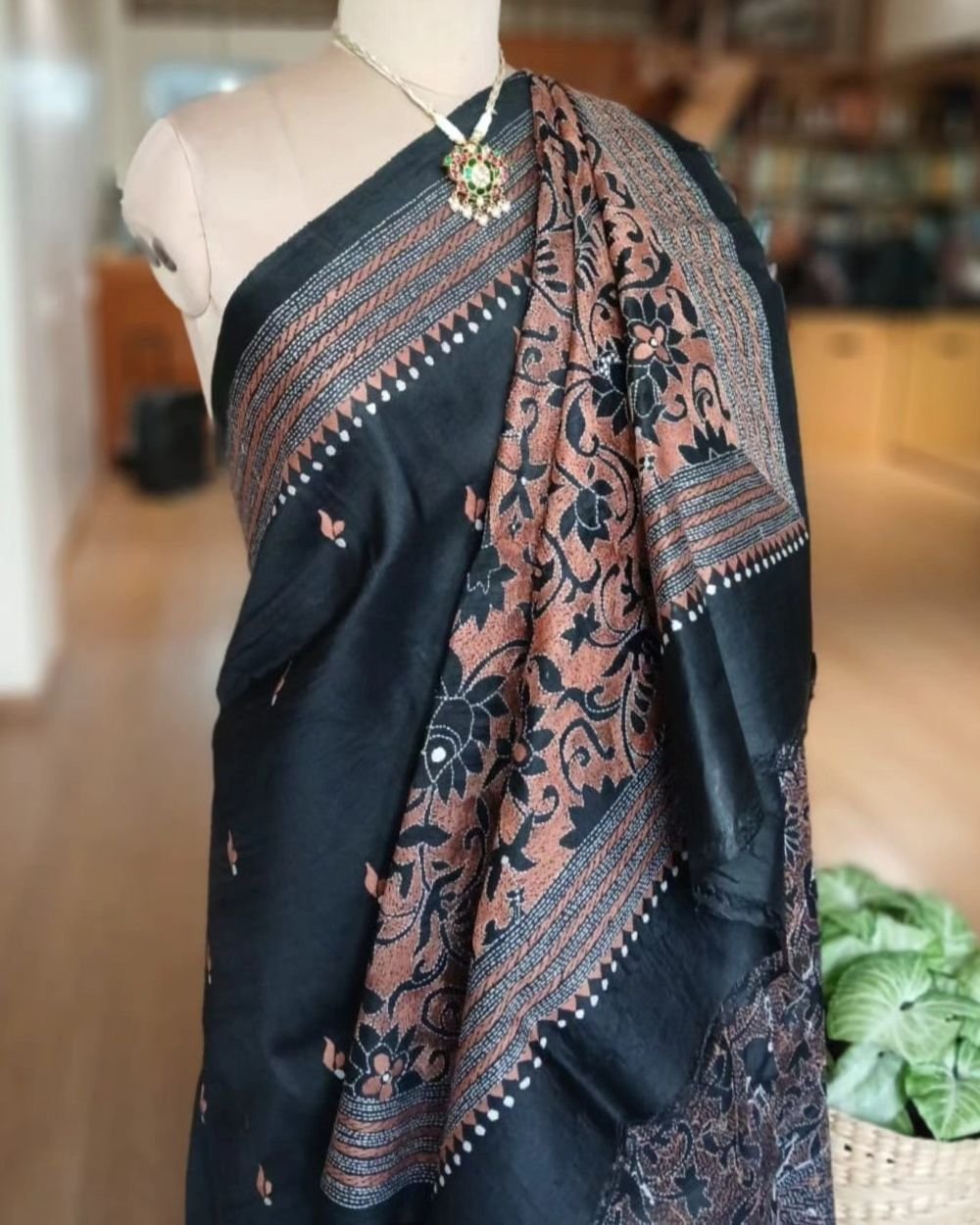 Santiniketan Kantha Saree in pure Bisnupuri Silk – (SNBK1092) - Image 2