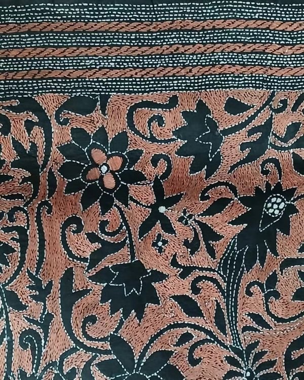 Santiniketan Kantha Saree in pure Bisnupuri Silk – (SNBK1092) - Image 5