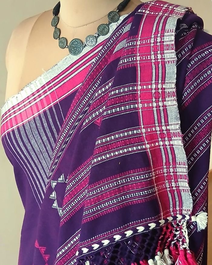 Bhujodi Saree Handwoven in Kala Cotton. – (BHUJ1078) - Image 3