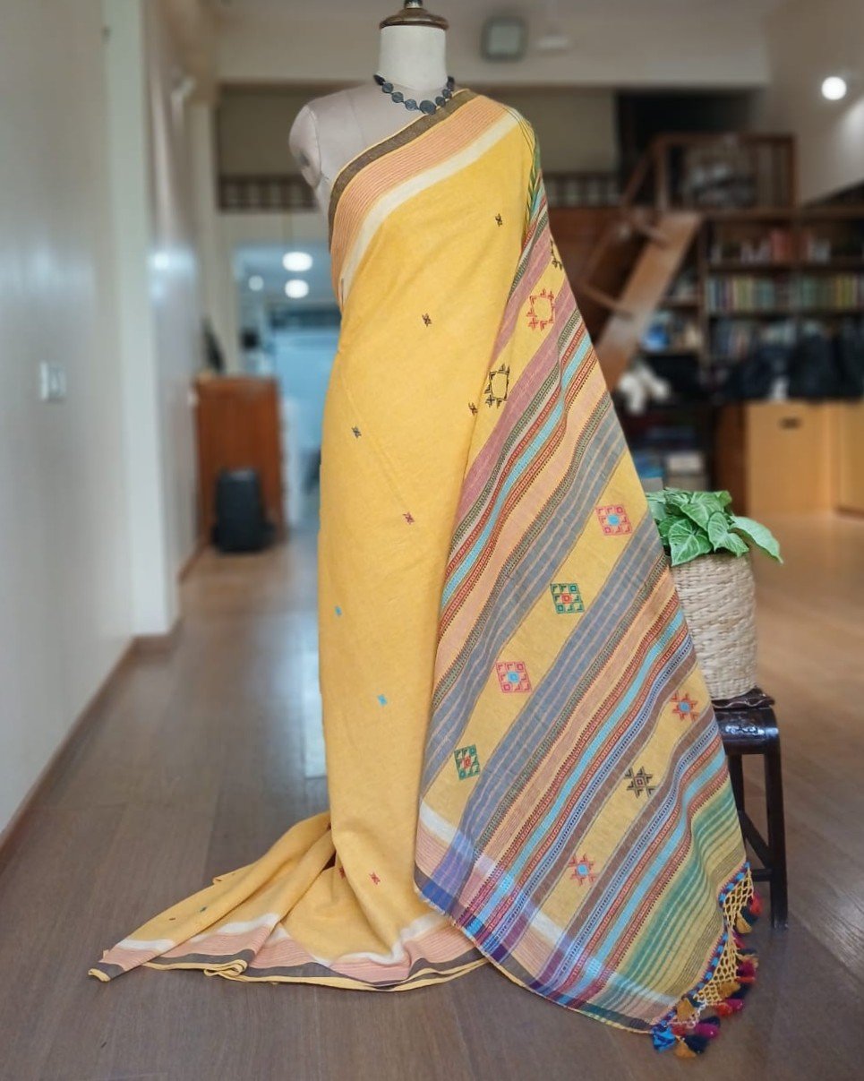 Bhujodi Saree Handwoven in Kala Cotton. – (BHUJ1079) - Image 2