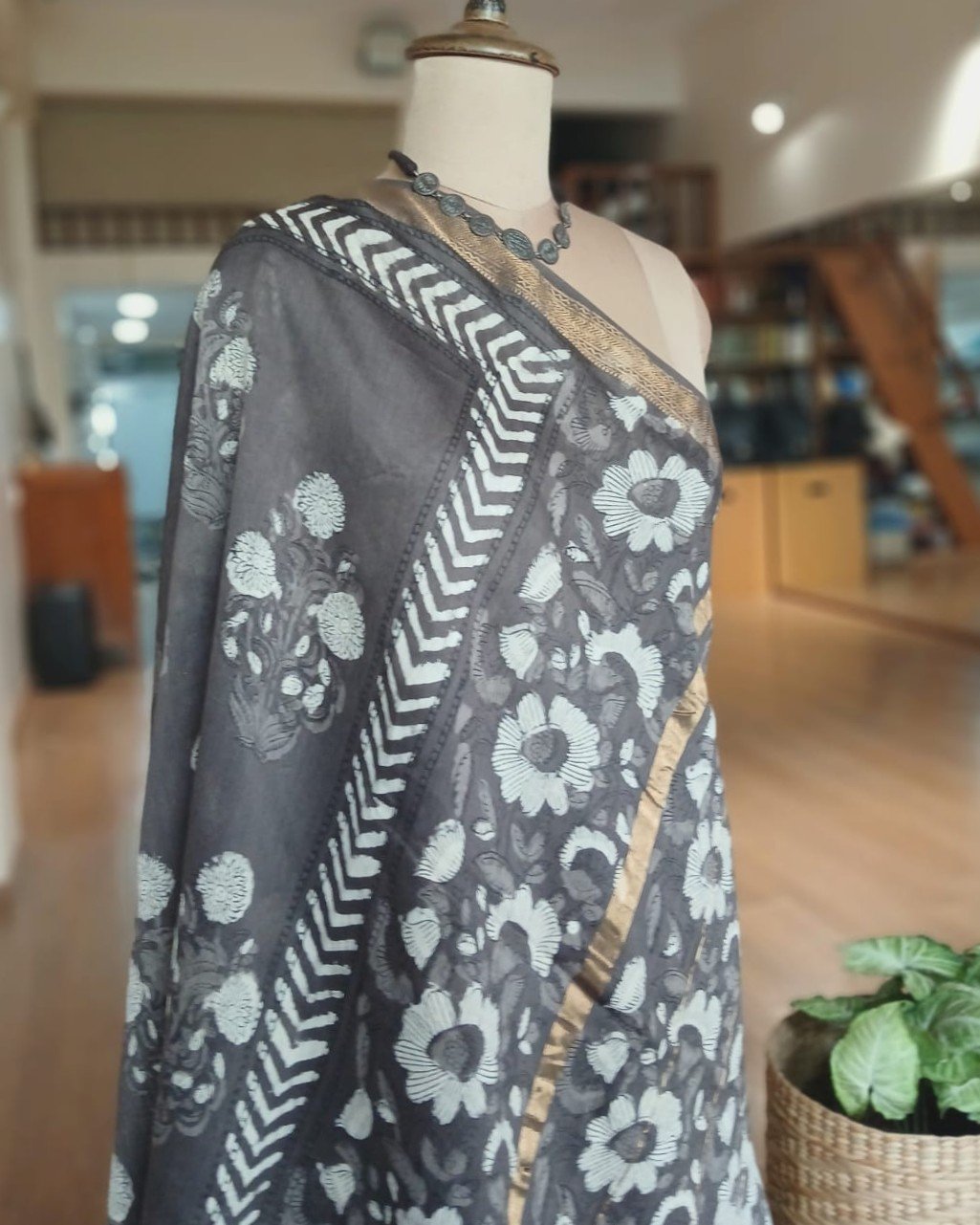 Hand Blockprint on Silk-Cotton from Bagru – (HBSC0005) - Image 8