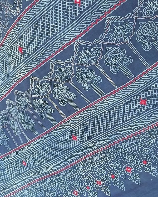 Barmer Ajrakh with Embroidered Palla Mul Cotton Saree – (AMCE0003) - Image 4