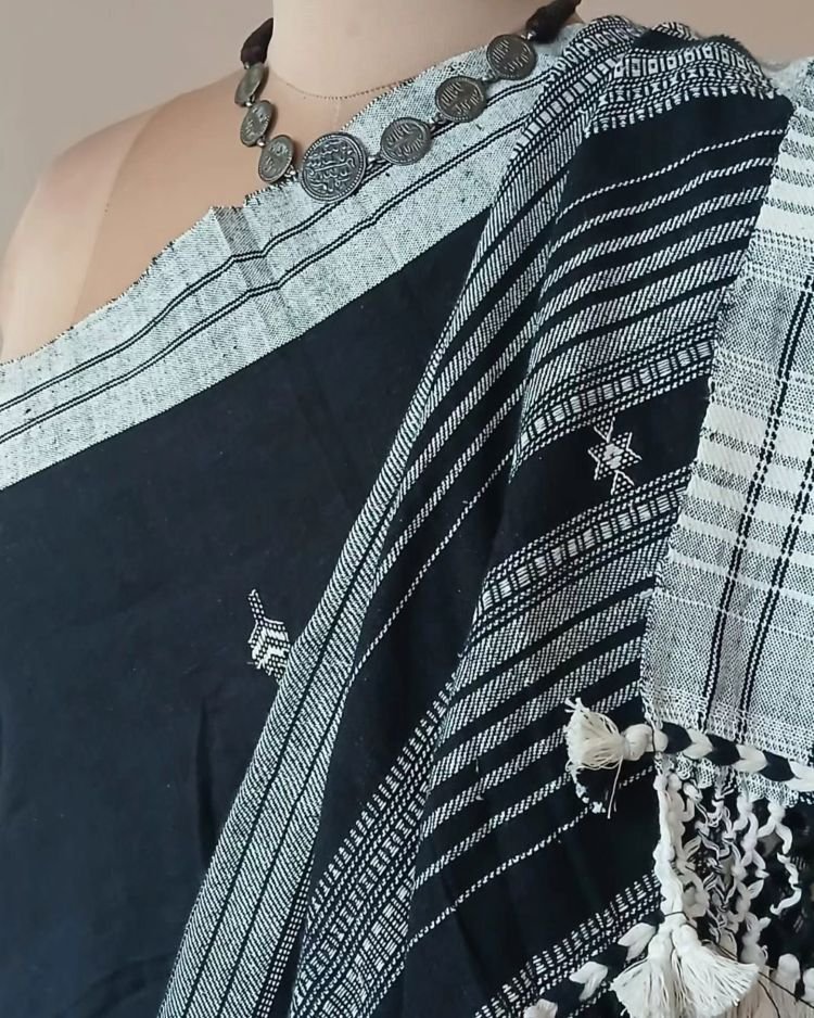Bhujodi Saree Handwoven in Kala Cotton – (BHUJ1094) - Image 2