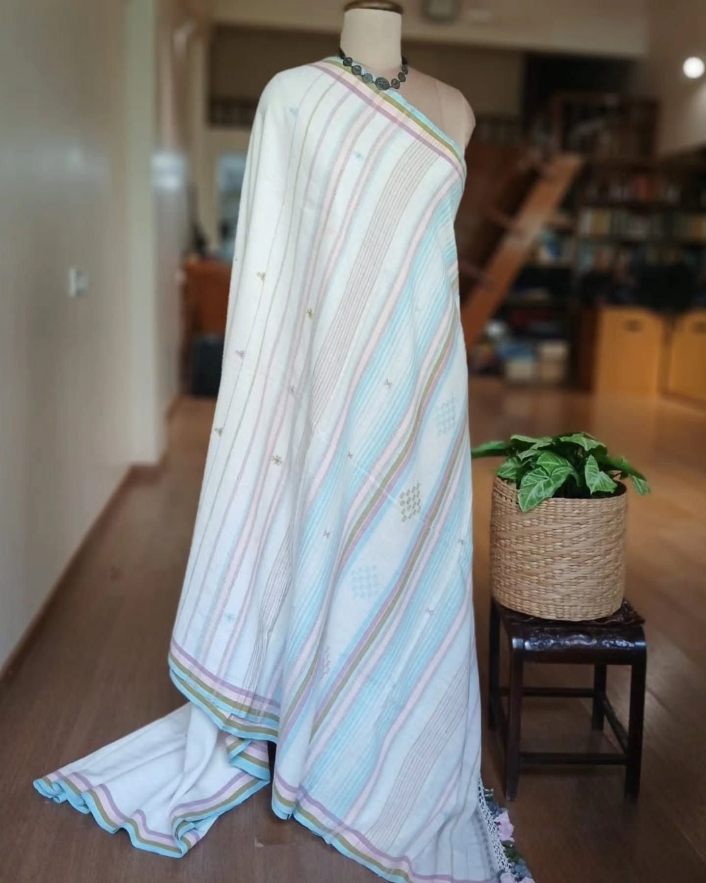 Bhujodi Saree Handwoven in Kala Cotton – (BHUJ1095) - Image 6