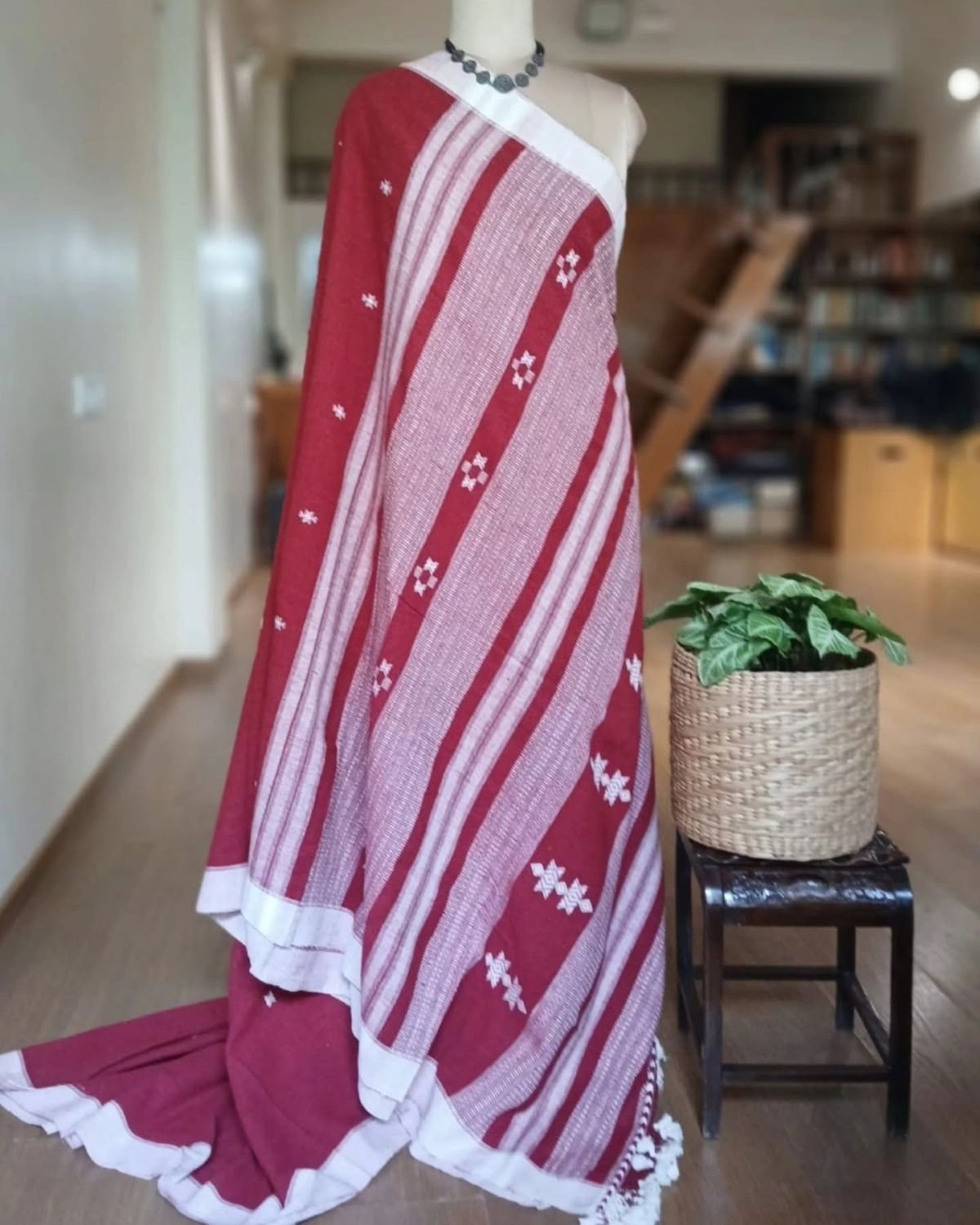 Bhujodi Saree Handwoven in Kala Cotton – (BHUJ1098) - Image 5