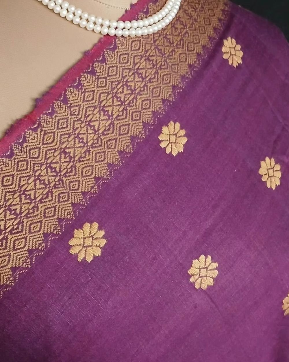 Ahimsa Eri Silk saree from Sualkuchi in Assam - (AESS0021) - Image 5