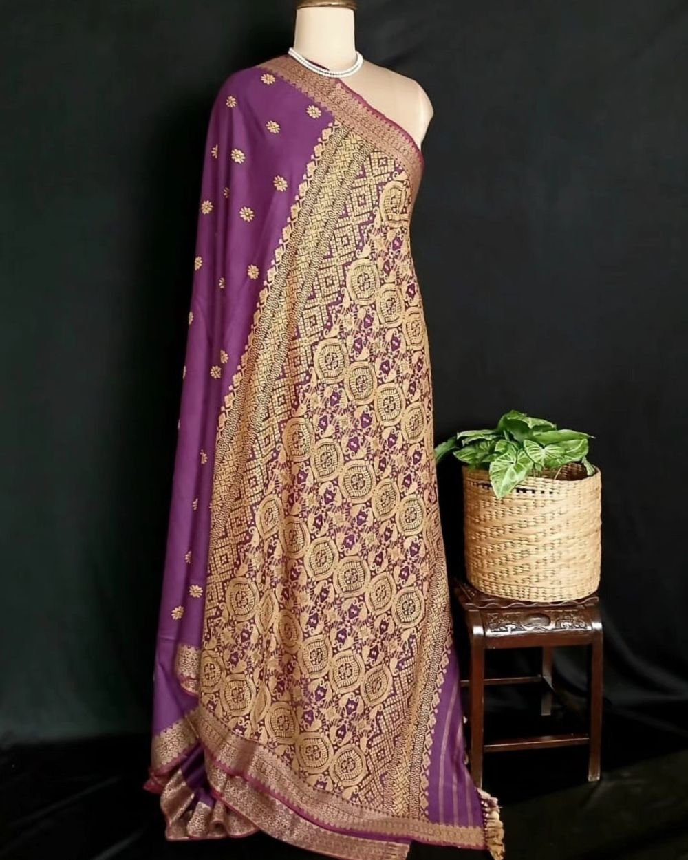 Ahimsa Eri Silk saree from Sualkuchi in Assam - (AESS0021) - Image 8