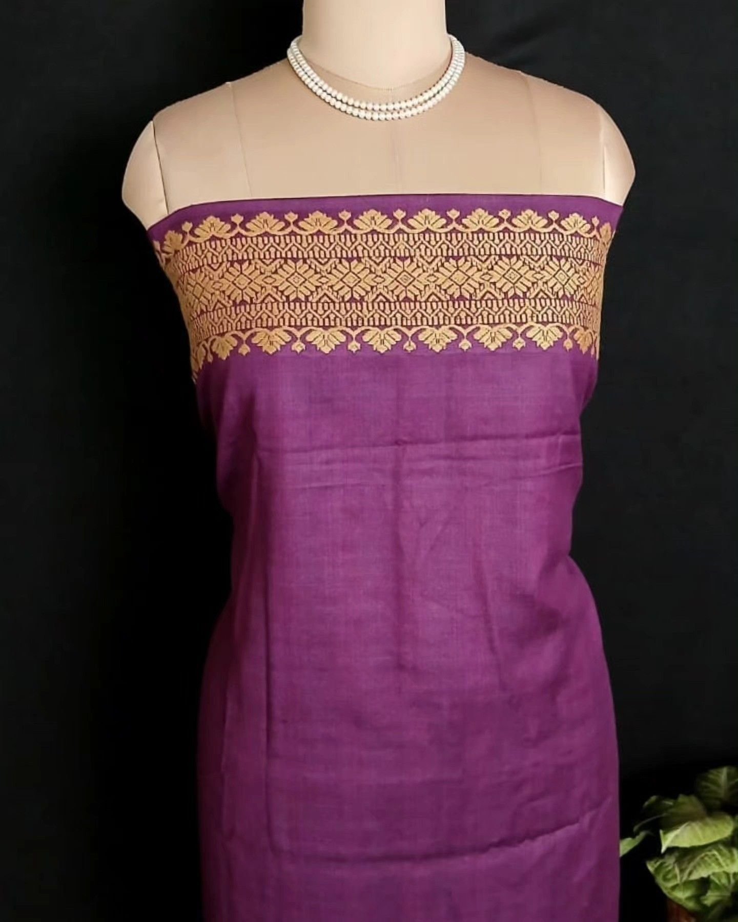 Ahimsa Eri Silk saree from Sualkuchi in Assam - (AESS0021) - Image 9