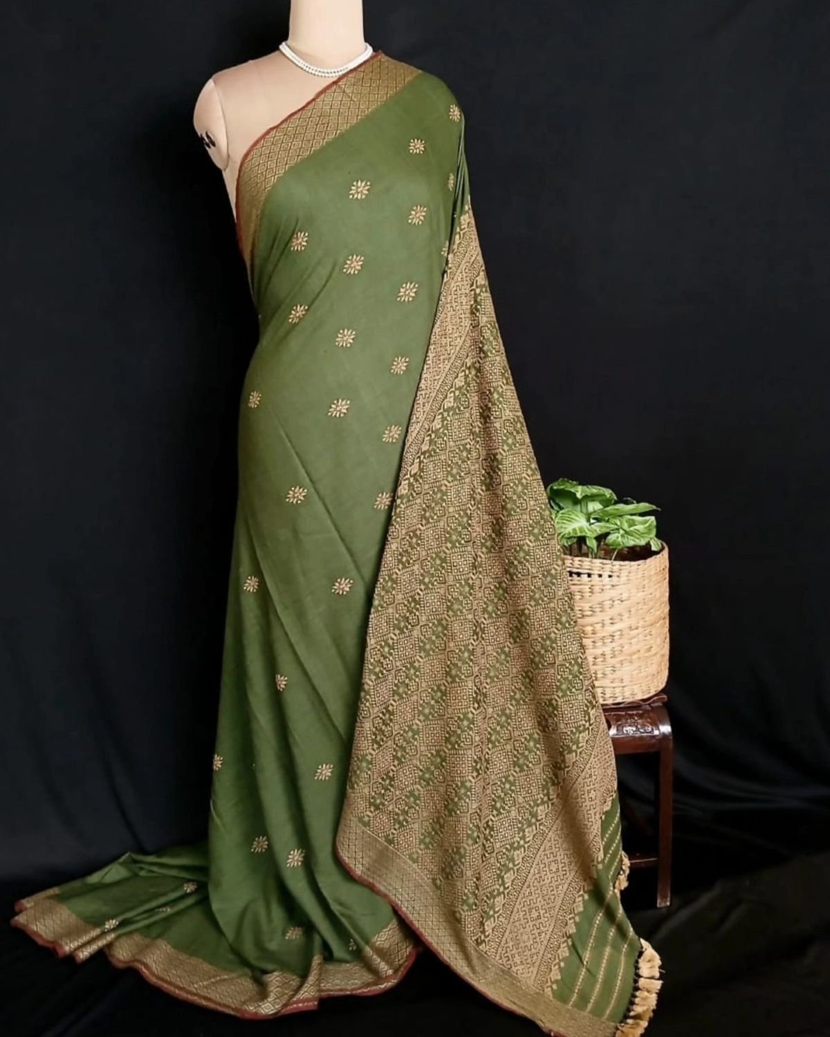 Ahimsa Eri Silk saree from Sualkuchi in Assam - (AESS0020)