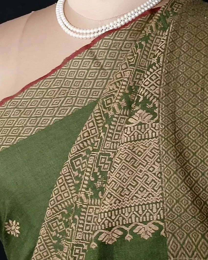 Ahimsa Eri Silk saree from Sualkuchi in Assam - (AESS0020) - Image 2