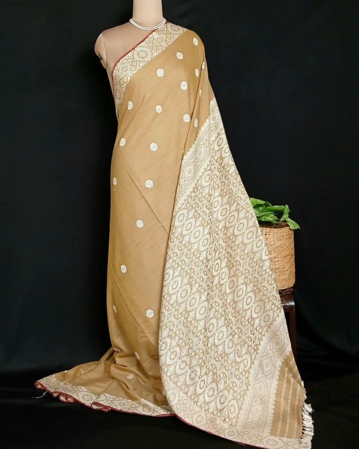 Ahimsa Eri Silk saree from Sualkuchi in Assam - (AESS0019)