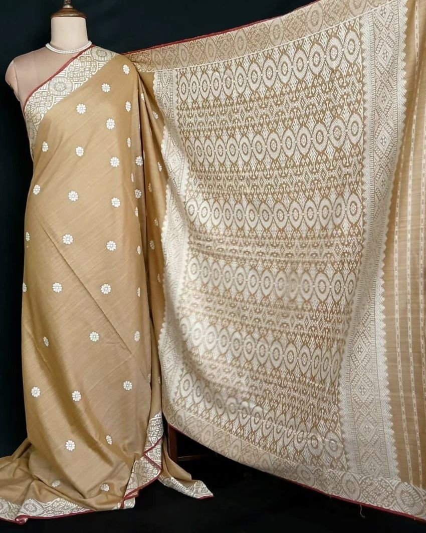 Ahimsa Eri Silk saree from Sualkuchi in Assam - (AESS0019) - Image 3