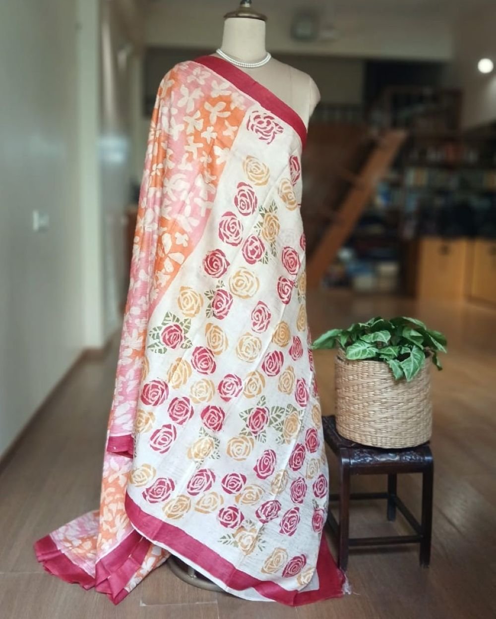 Handpainted Tussar Silk Saree - (HTSS0001) - Image 8
