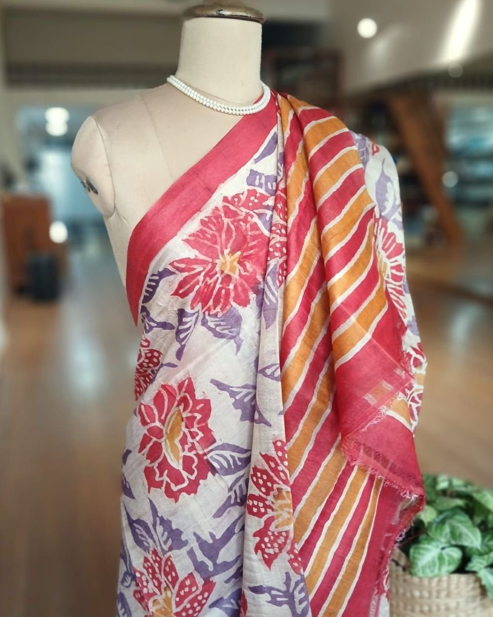 Handpainted Tussar Silk Saree - (HTSS0002) - Image 5