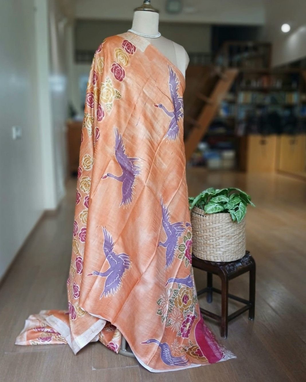 Handpainted Tussar Silk Saree - (HTSS0003) - Image 8