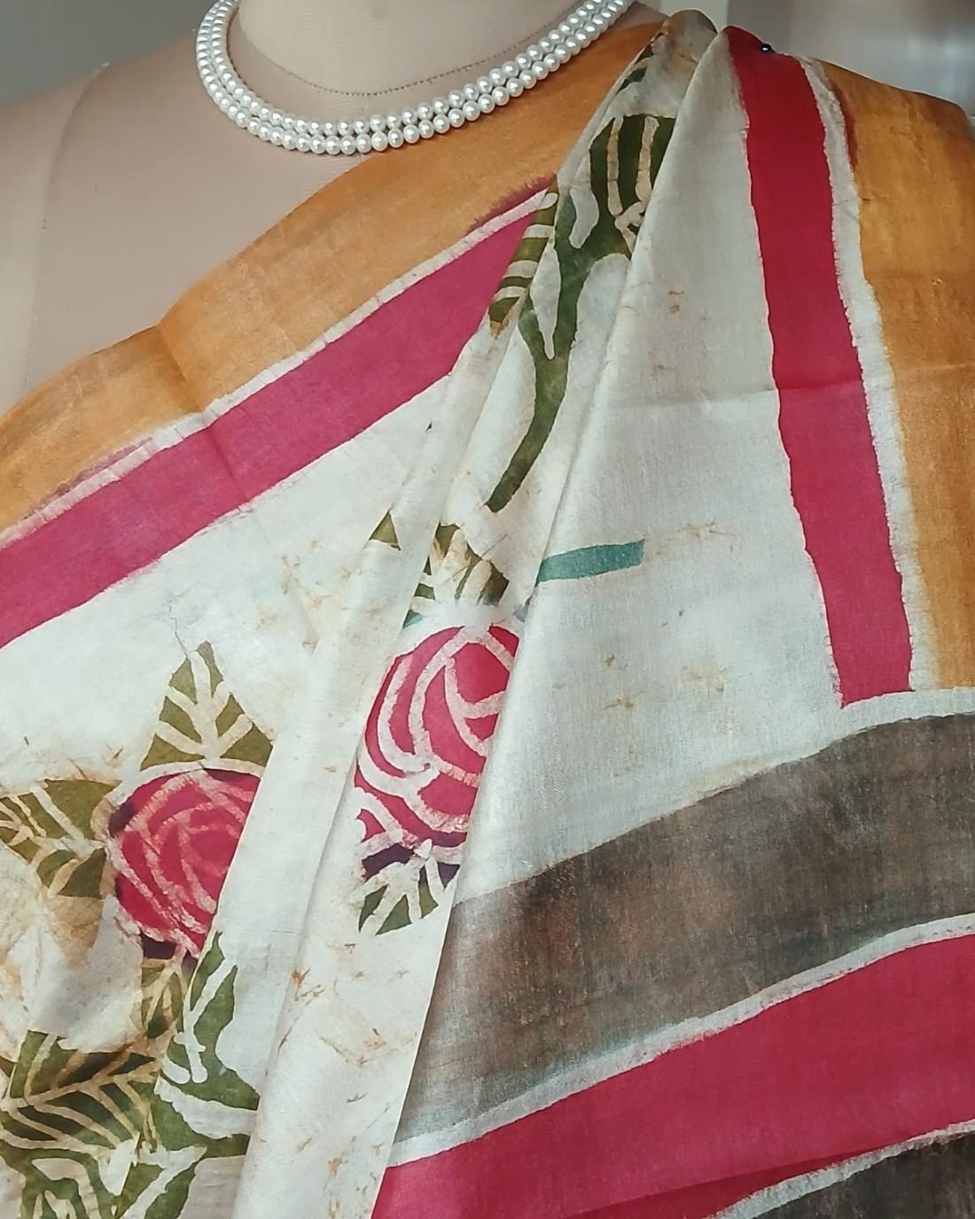Handpainted Tussar Silk Saree - (HTSS0004) - Image 6