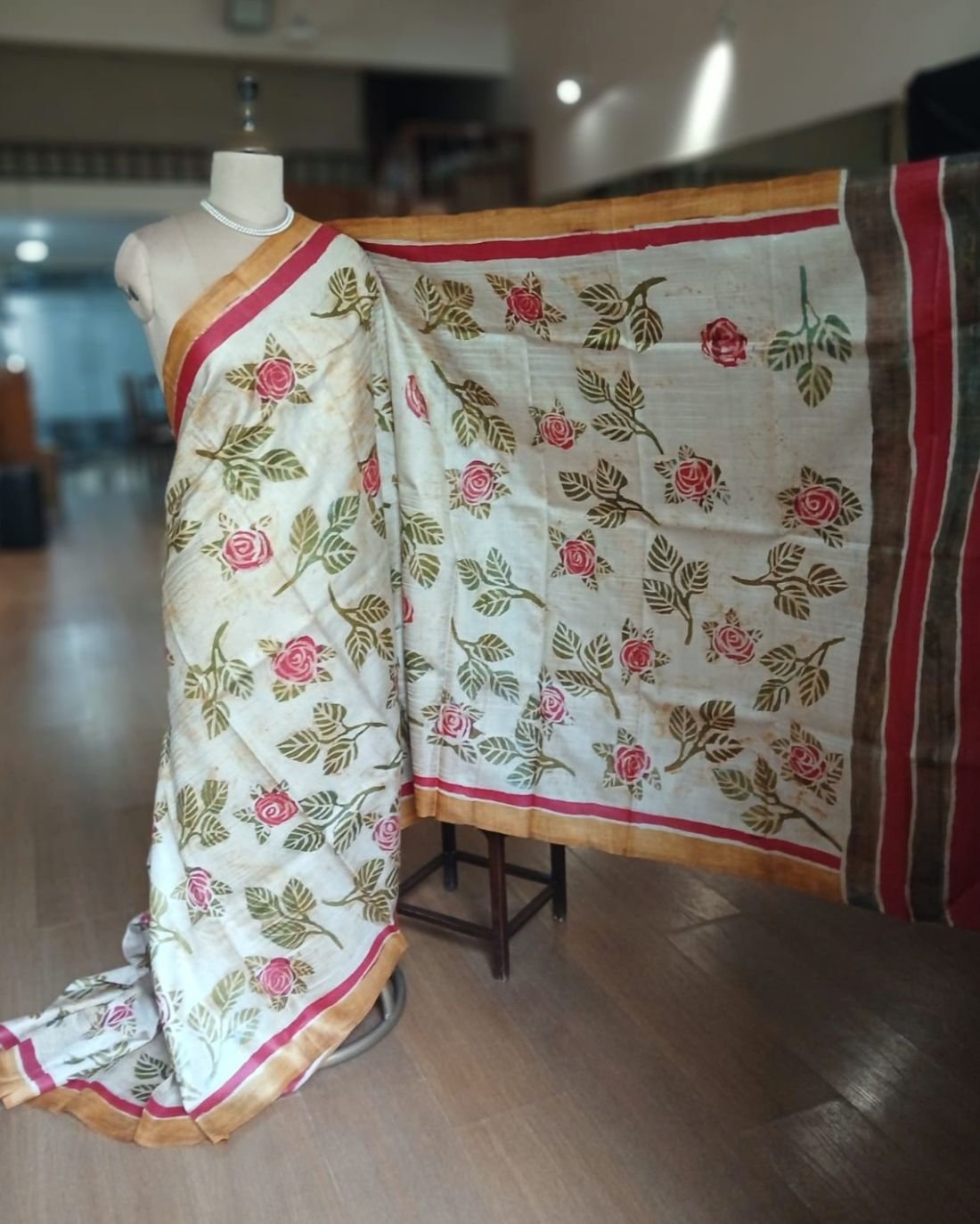 Handpainted Tussar Silk Saree - (HTSS0004) - Image 7
