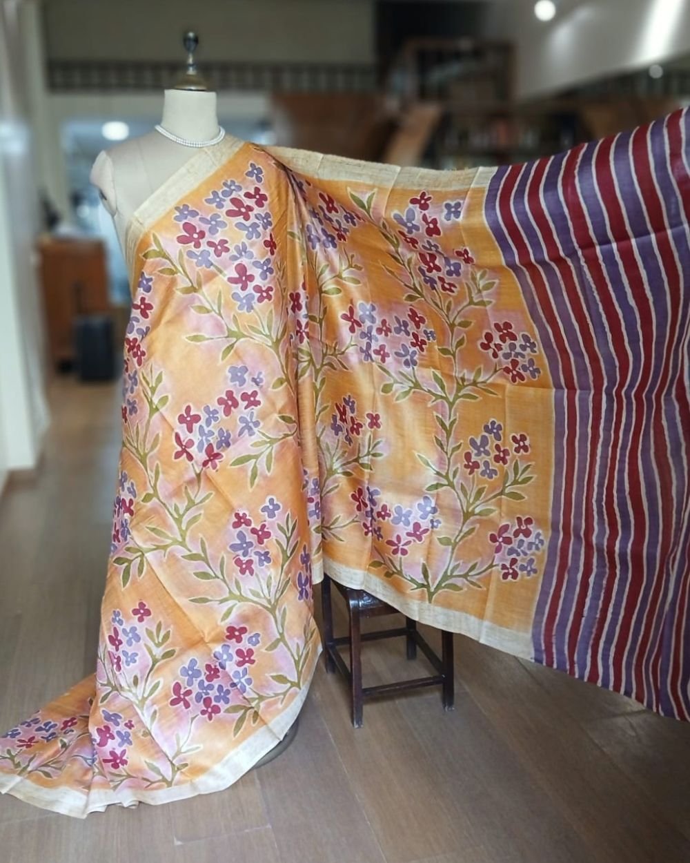 Handpainted Tussar Silk Saree - (HTSS0005) - Image 7