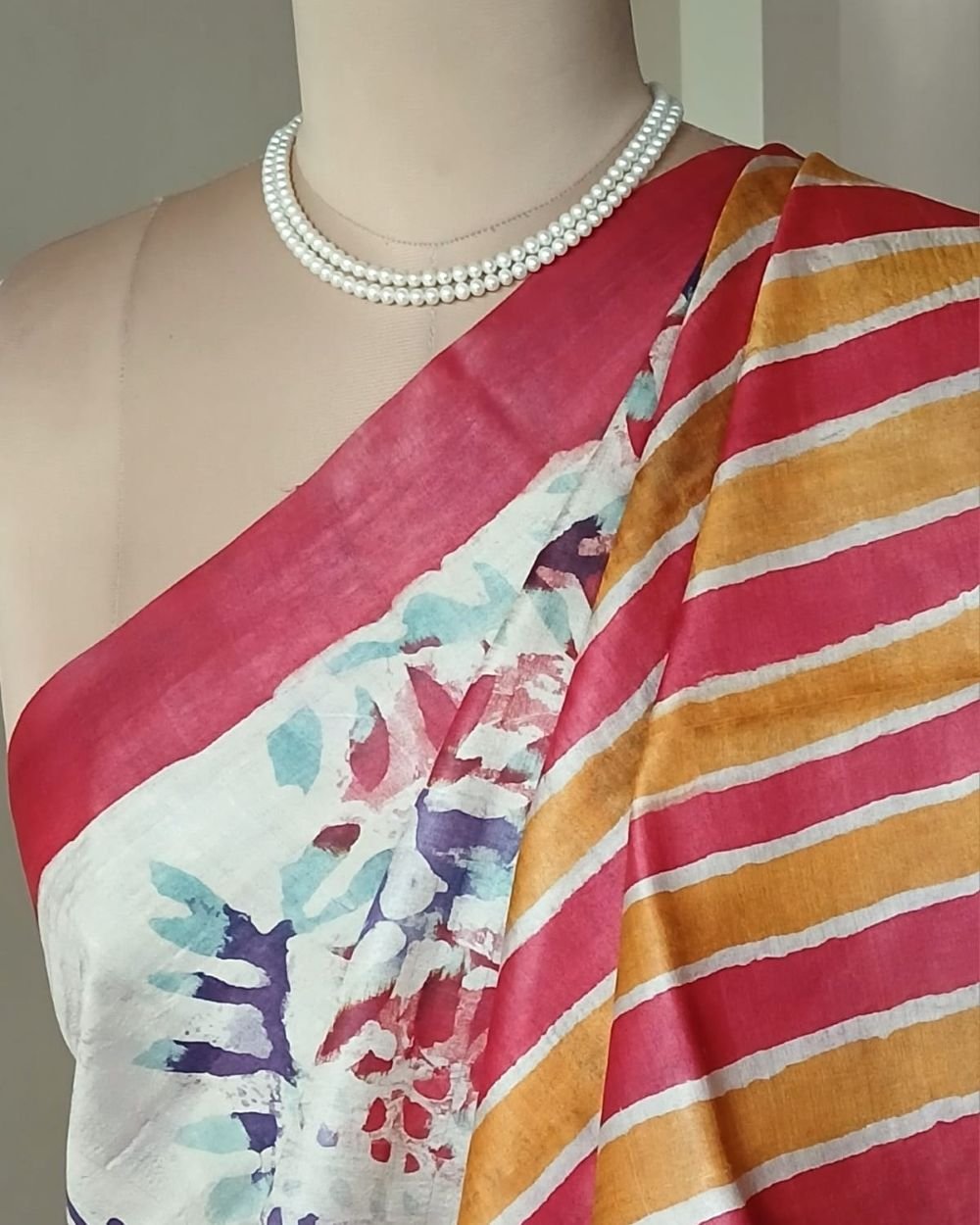 Handpainted Tussar Silk Saree - (HTSS0006) - Image 6