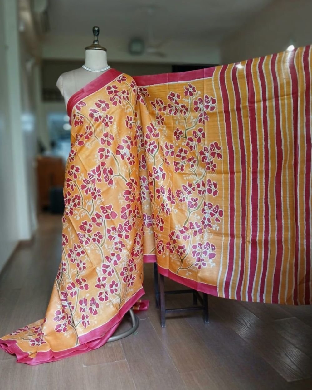 Handpainted Tussar Silk Saree - (HTSS0007) - Image 5