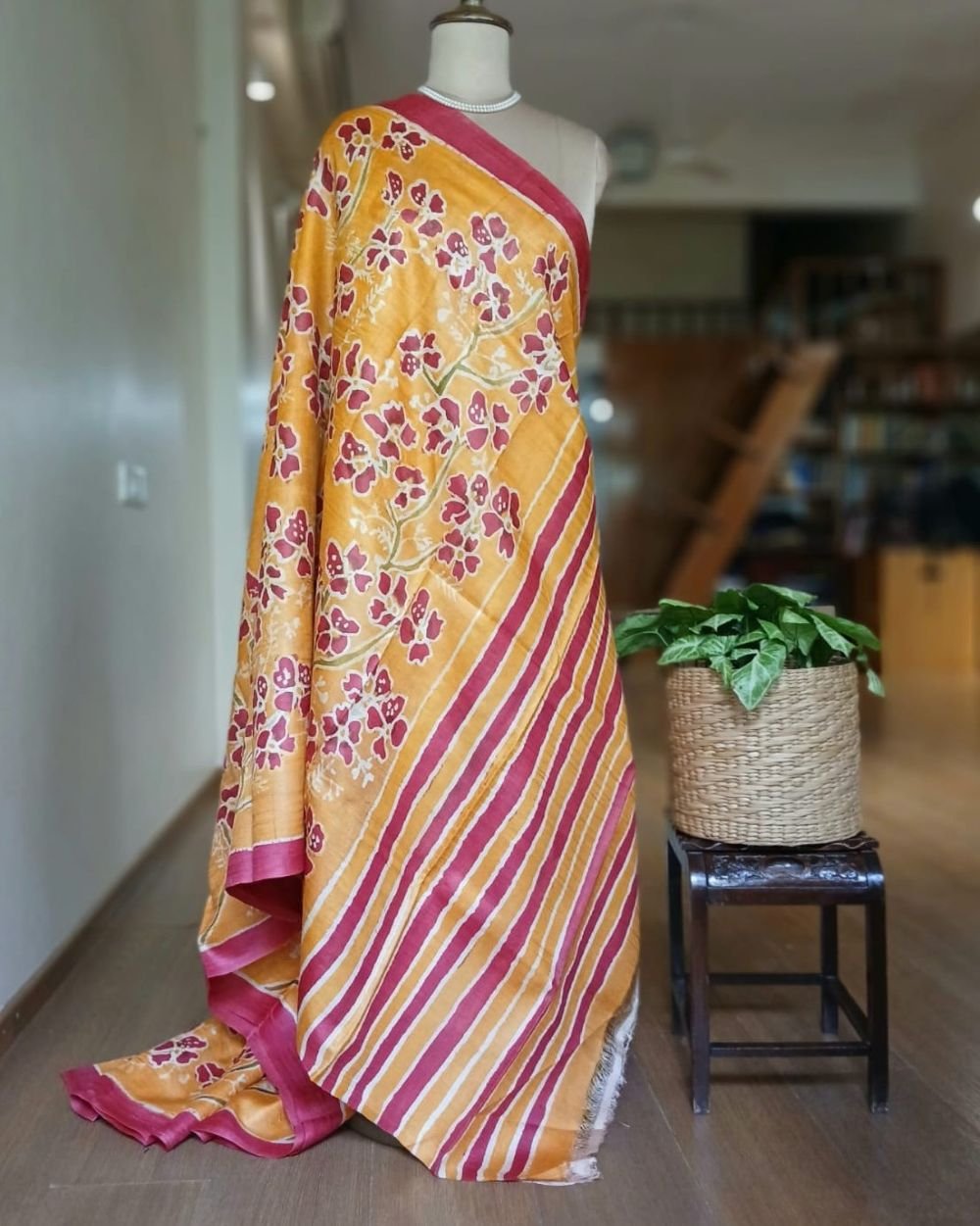 Handpainted Tussar Silk Saree - (HTSS0007) - Image 8